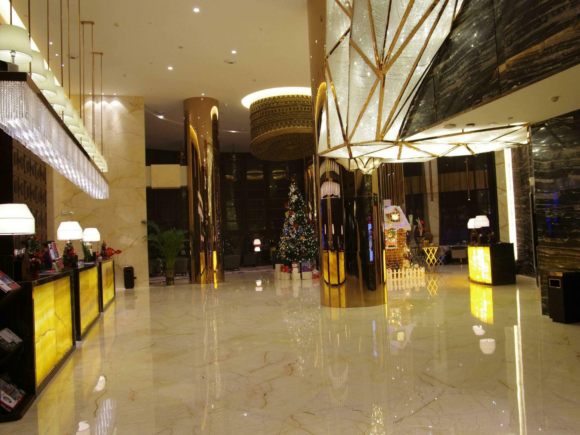 Argyle Grand Hotel Xingyi  Zewnętrze zdjęcie