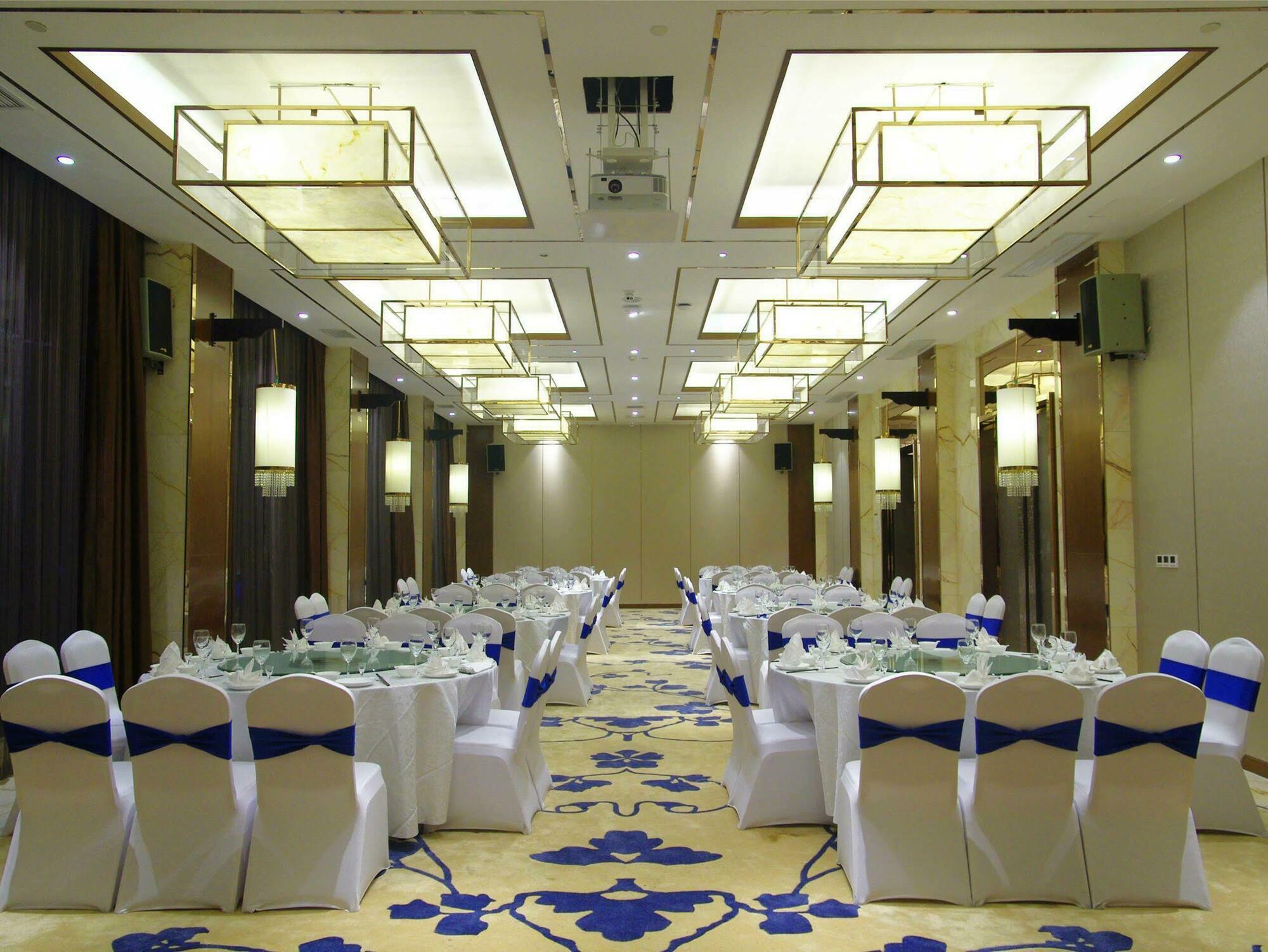 Argyle Grand Hotel Xingyi  Zewnętrze zdjęcie